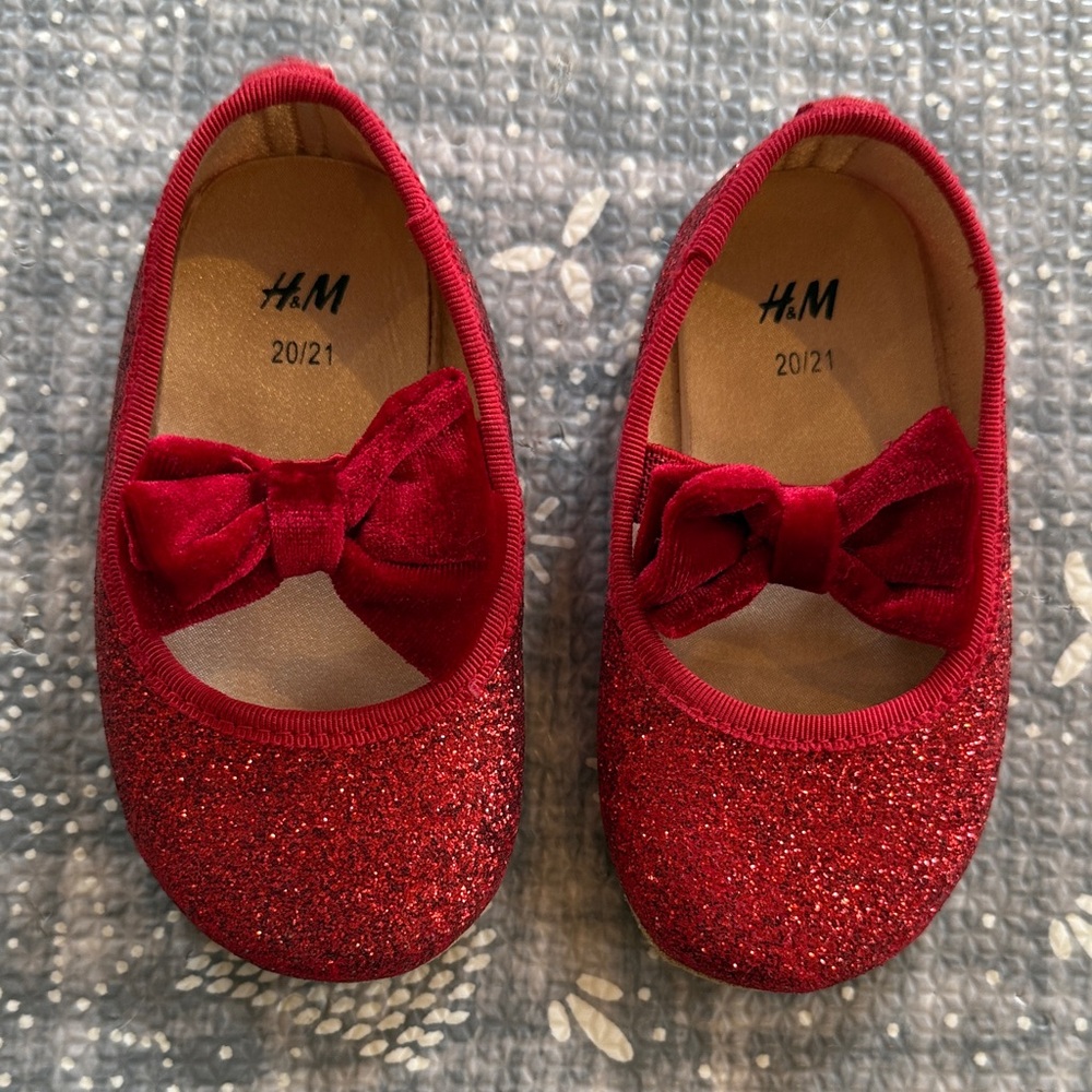 H&M Sparkling Red Velvet Bow Girls Dress Shoes